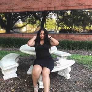 Meet your Posher, Alicia